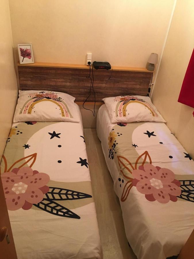 Mobile Home Avec Parking Chorges Kültér fotó